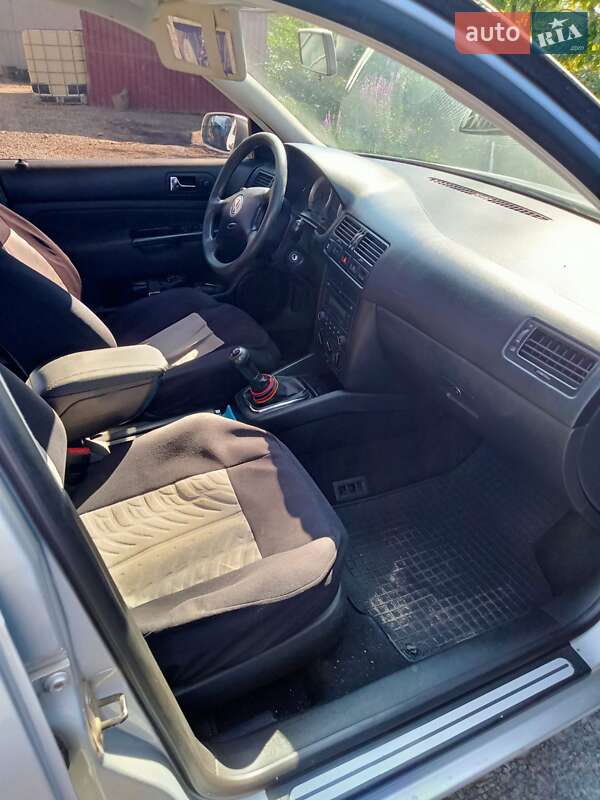 Універсал Volkswagen Golf 2006 в Івано-Франківську