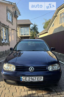 Хэтчбек Volkswagen Golf 2002 в Черновцах