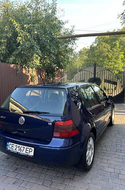 Хэтчбек Volkswagen Golf 2002 в Черновцах