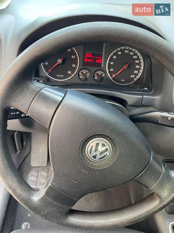 Хетчбек Volkswagen Golf 2005 в Івано-Франківську