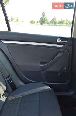 Хетчбек Volkswagen Golf 2006 в 