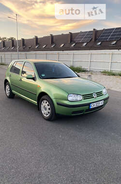 Хетчбек Volkswagen Golf 1998 в Черкасах