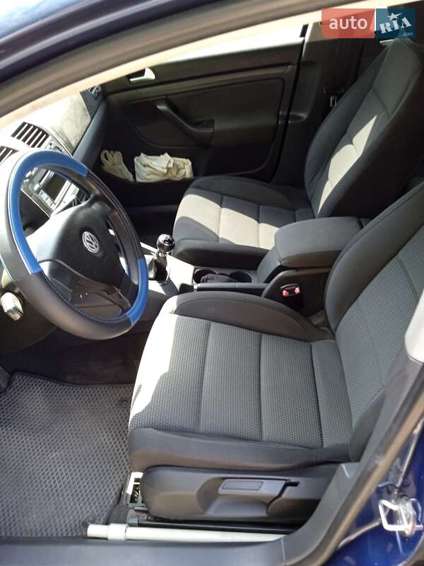 Хэтчбек Volkswagen Golf 2007 в Полтаве