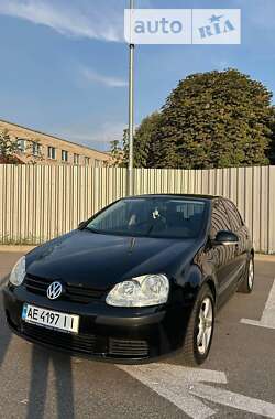 Хетчбек Volkswagen Golf 2005 в Харкові