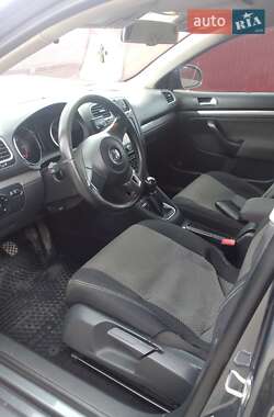 Універсал Volkswagen Golf 2013 в 