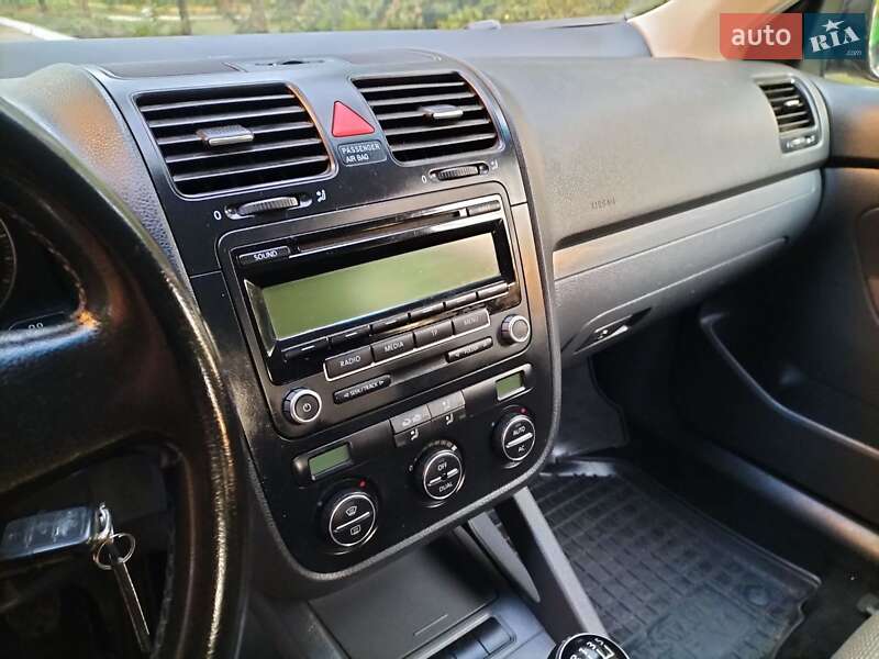 Универсал Volkswagen Golf 2009 в Бершади