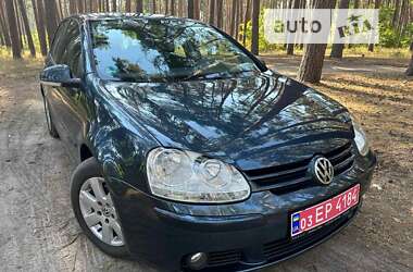 Хетчбек Volkswagen Golf 2006 в Охтирці