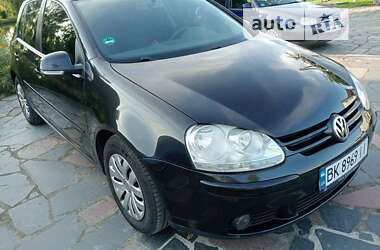 Хетчбек Volkswagen Golf 2006 в Рівному