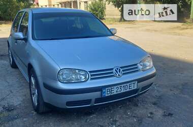 Хэтчбек Volkswagen Golf 2002 в Первомайске