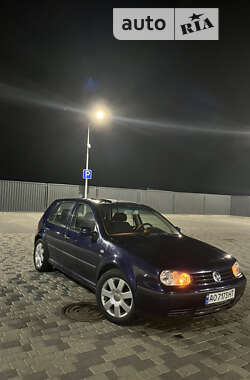 Хетчбек Volkswagen Golf 2002 в Мукачевому