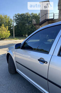 Хэтчбек Volkswagen Golf 2001 в  фото 8 Хэтчбек Volkswagen Golf 2001 в