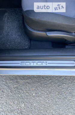 Хэтчбек Volkswagen Golf 2001 в  фото 13 Хэтчбек Volkswagen Golf 2001 в