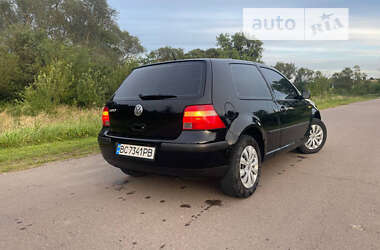 Хэтчбек Volkswagen Golf 2002 в Львове