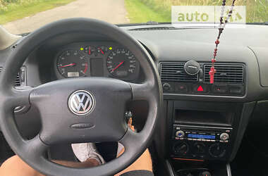 Хэтчбек Volkswagen Golf 2002 в Львове