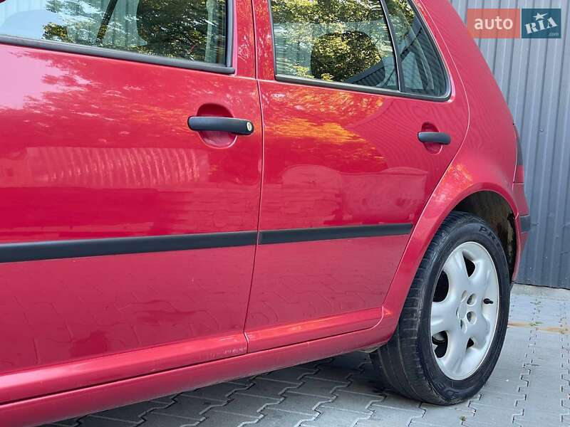 Хетчбек Volkswagen Golf 2001 в Дрогобичі