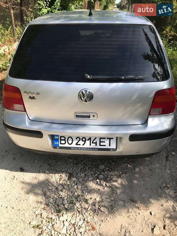 Хетчбек Volkswagen Golf 2003 в Тернополі
