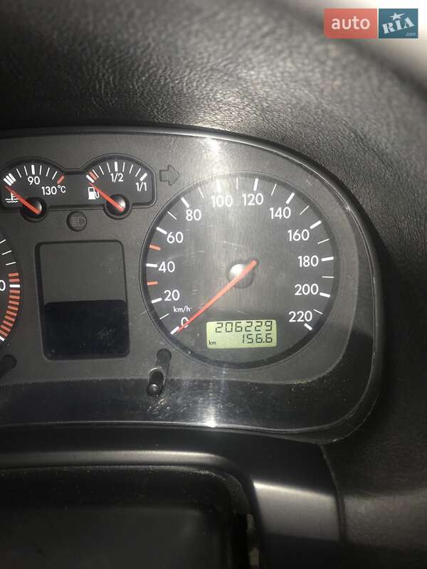 Хетчбек Volkswagen Golf 2003 в Тернополі