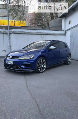 Хэтчбек Volkswagen Golf 2020 в Киеве