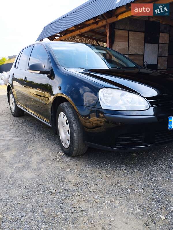 Хетчбек Volkswagen Golf 2008 в Мукачевому