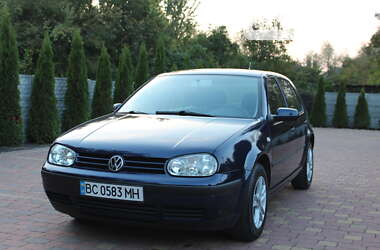 Хетчбек Volkswagen Golf 2001 в Жовкві