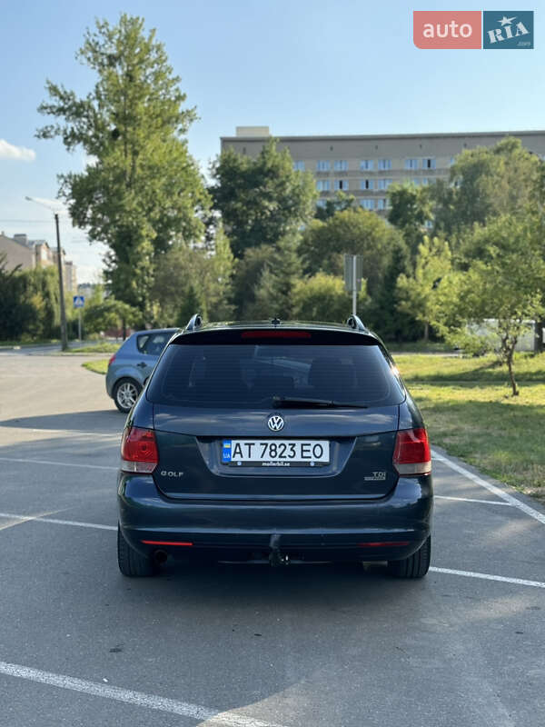 Універсал Volkswagen Golf 2010 в Івано-Франківську