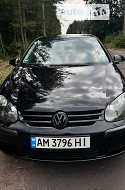 Хэтчбек Volkswagen Golf 2004 в Житомире