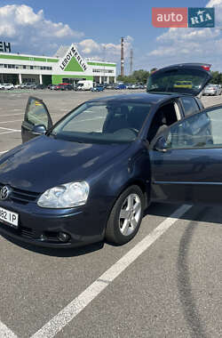 Хэтчбек Volkswagen Golf 2008 в 