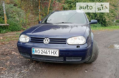 Универсал Volkswagen Golf 2000 в Сваляве