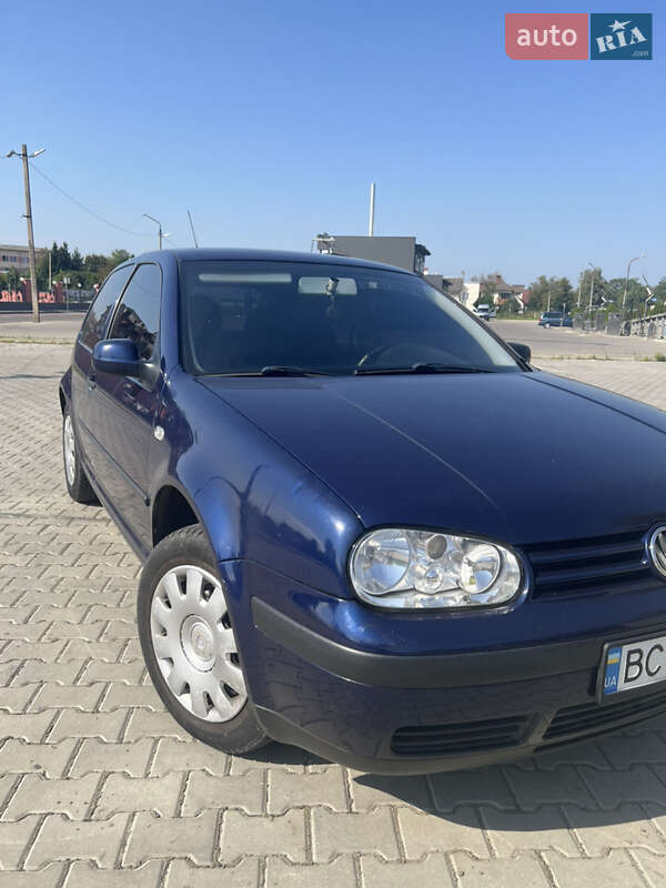 Хетчбек Volkswagen Golf 2001 в Дрогобичі