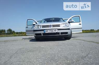 Хэтчбек Volkswagen Golf 2000 в Малине