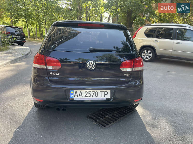Хетчбек Volkswagen Golf 2011 в Києві