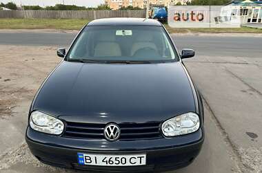 Хэтчбек Volkswagen Golf 2002 в Гадяче