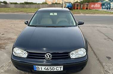 Хэтчбек Volkswagen Golf 2002 в 