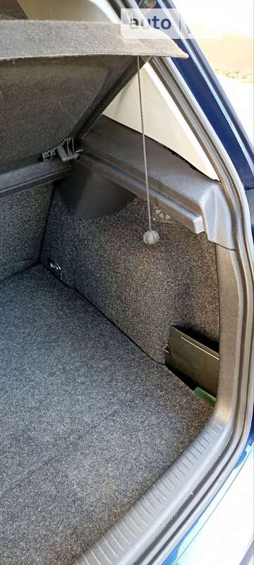 Хэтчбек Volkswagen Golf 2005 в Хмельницком