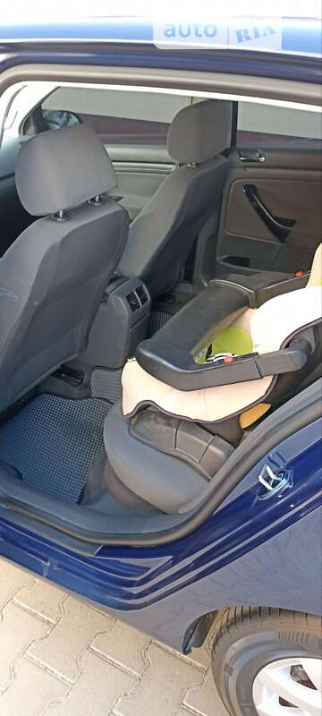 Хэтчбек Volkswagen Golf 2005 в Хмельницком