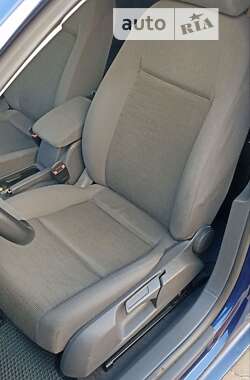 Хэтчбек Volkswagen Golf 2005 в 