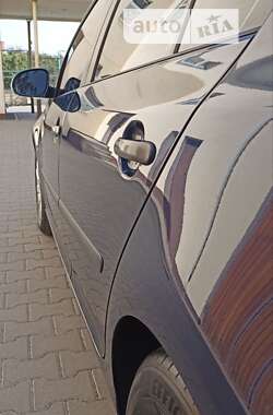 Хэтчбек Volkswagen Golf 2005 в 
