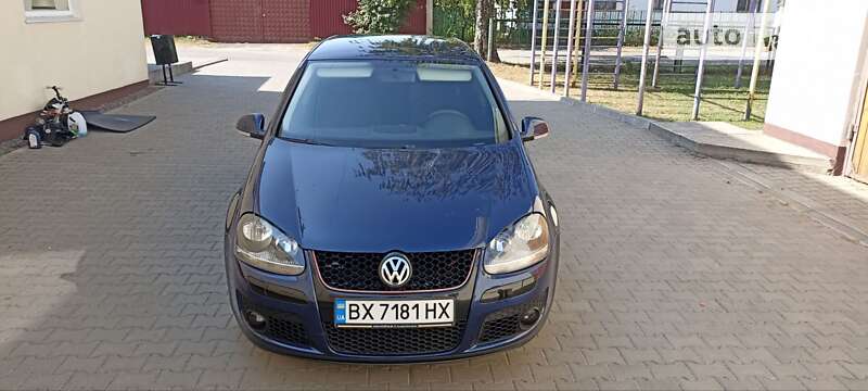 Хэтчбек Volkswagen Golf 2005 в Хмельницком