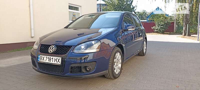 Хэтчбек Volkswagen Golf 2005 в Хмельницком