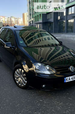 Хэтчбек Volkswagen Golf 2005 в Киеве