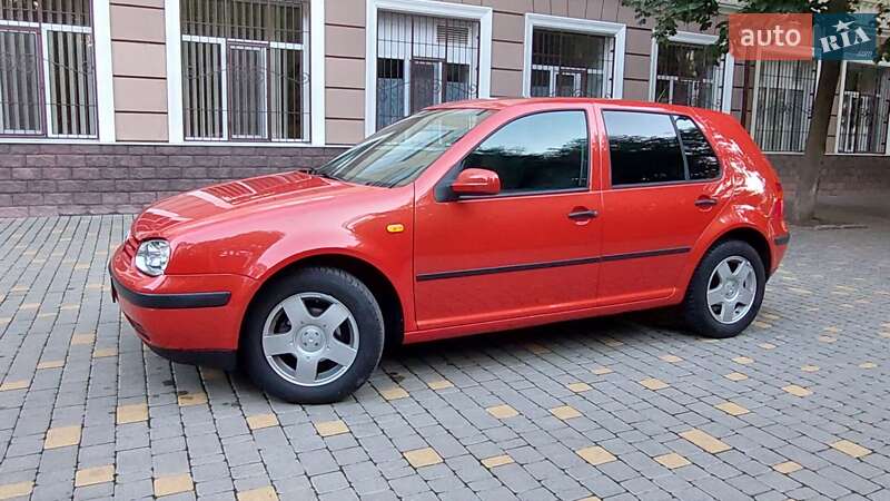 Хетчбек Volkswagen Golf 1999 в Одесі