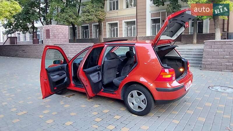 Хетчбек Volkswagen Golf 1999 в Одесі