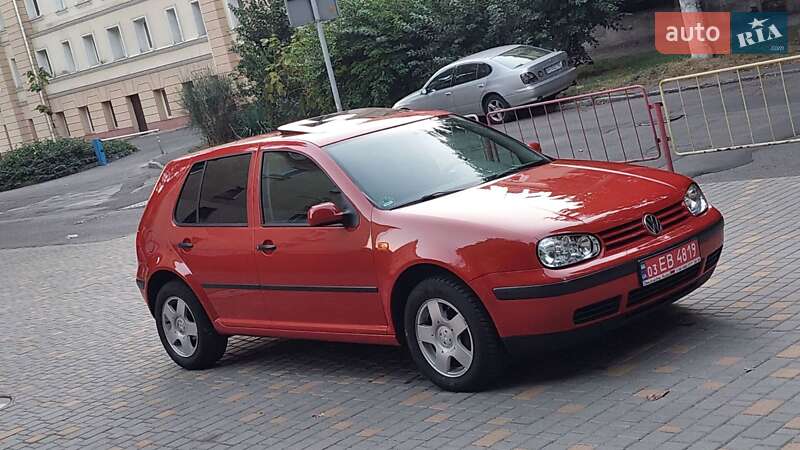 Хетчбек Volkswagen Golf 1999 в Одесі
