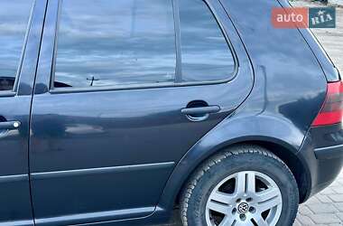 Хэтчбек Volkswagen Golf 2001 в Локачах