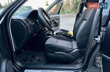 Хэтчбек Volkswagen Golf 2001 в Локачах