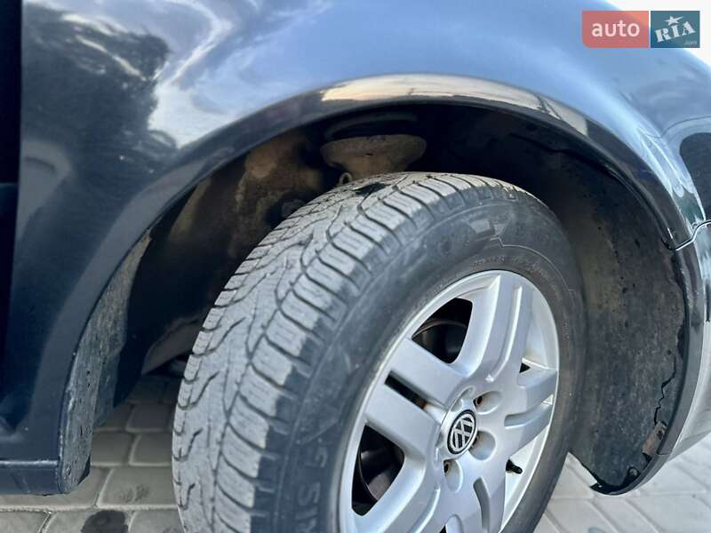 Хэтчбек Volkswagen Golf 2001 в Локачах