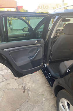 Универсал Volkswagen Golf 2011 в 