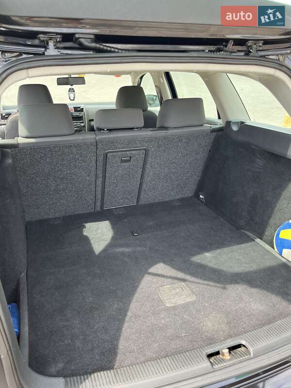 Універсал Volkswagen Golf 2007 в Чернівцях