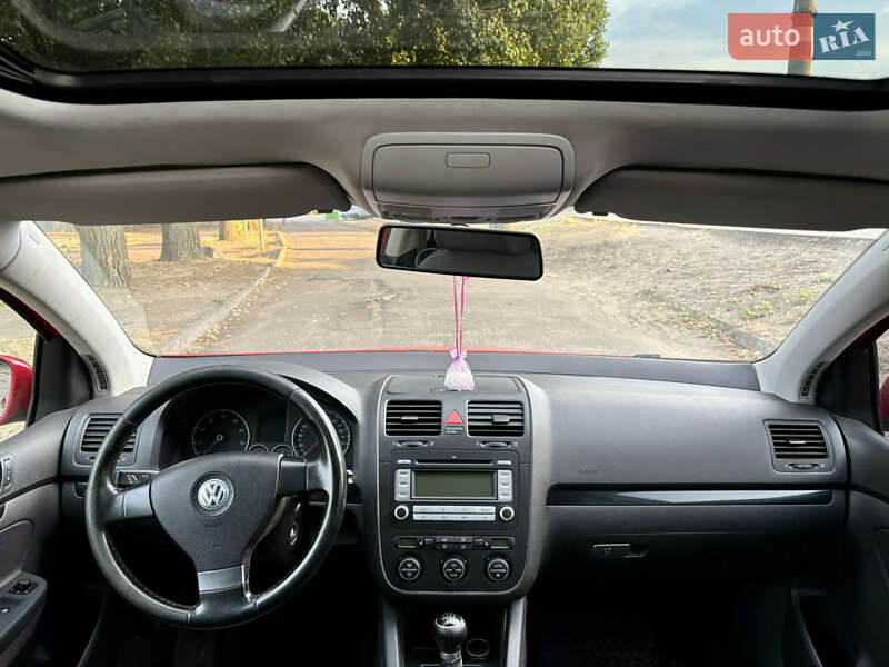 Хетчбек Volkswagen Golf 2007 в Черкасах