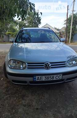 Универсал Volkswagen Golf 2002 в Павлограде